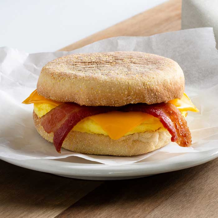 Bacon_Egg_Cheese_breakfast_sandwich